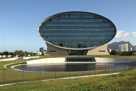 Mauritius Commercial Bank Ebene Cybercity Building (Ebene Cybercity, 2012) | Structurae