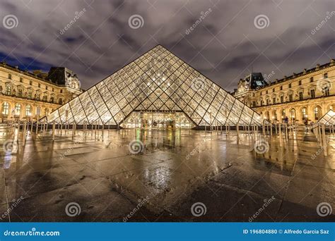 Main Entrance To Louvre Museum Editorial Image - Image of water, france: 196804880