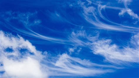 Cirrus clouds (photo by Nick Lucas, location unknown) [5126x2904] • /r ...