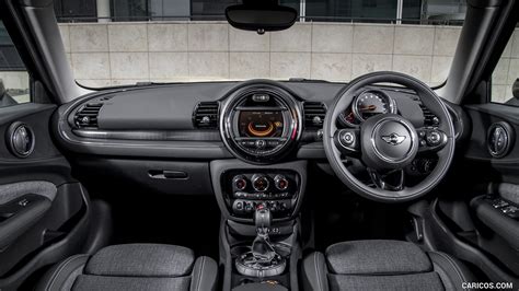 2016 MINI One D Clubman (UK-Spec, 3-Cylinder Turbo Diesel) - Interior, Cockpit | Caricos