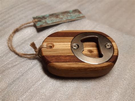 wooden bottle opener | Abridor de garrafas de parede, Abridor de garrafas, Abridor de garrafa ...