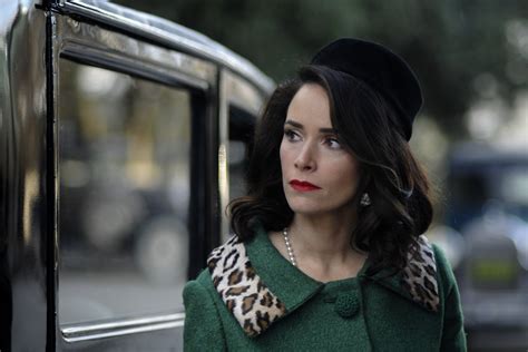 Abigail Spencer in "Timeless" | Abigail spencer, Timeless season 2, Timeless