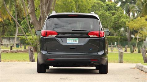 Chrysler Pacifica Hybrid News and Reviews | InsideEVs