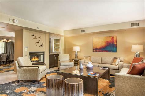 Hilton Phoenix Resort at the Peak in Phoenix (AZ) - Room Deals, Photos & Reviews