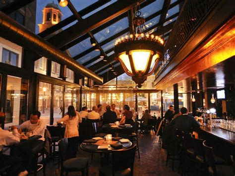 7 Best Restaurants in Quincy Market and Faneuil Hall