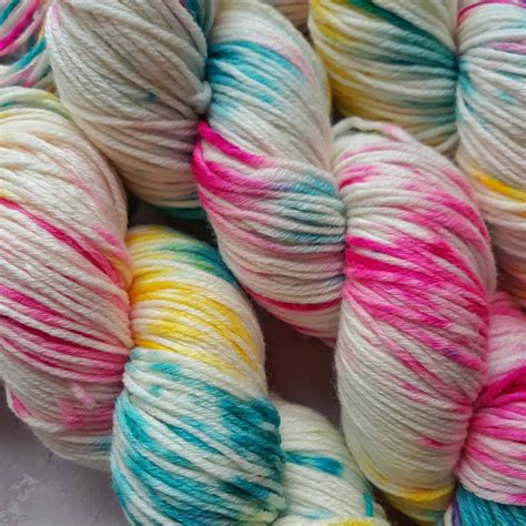 Hand Dyed Yarn/ 100% Merino Wool / Variegated yarn / rainbow / | Etsy