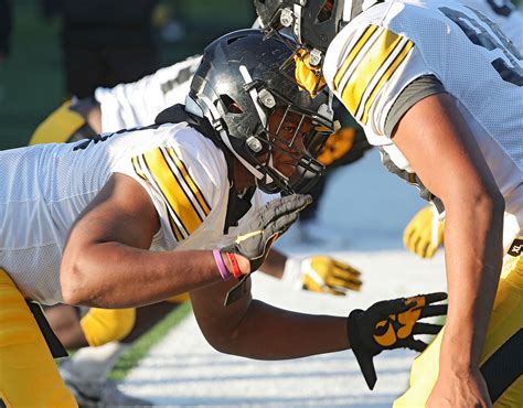 PHOTOS: Iowa Football Practice – 10.6.20 – University of Iowa Athletics