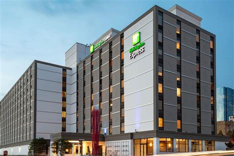 Holiday Inn Express Nashville-Downtown Review - tripbirdie.com