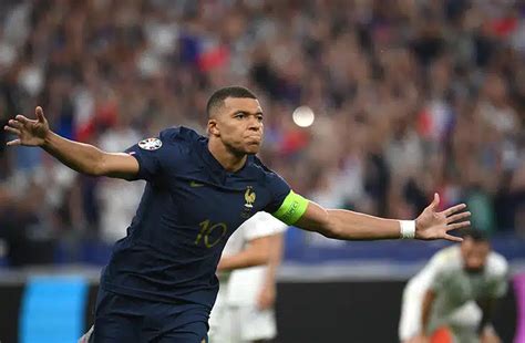 Kylian Mbappe penalty gives France Euro qualifying win over Greece