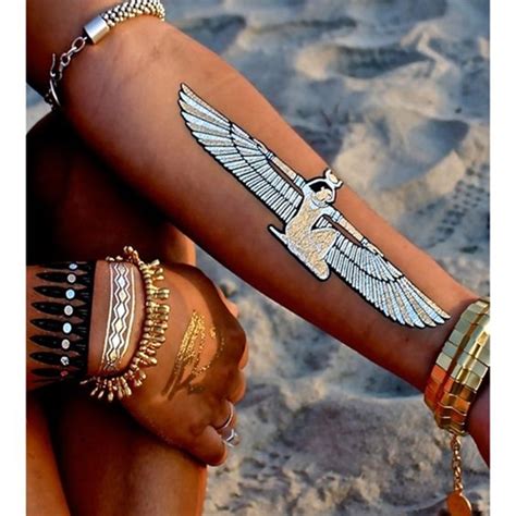 40 Temporary Metallic Tattoos that are in Trend