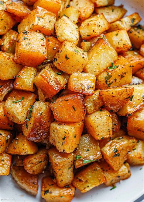 Garlic Roasted Potatoes Recipe – Roasted Potatoes in Oven — Eatwell101