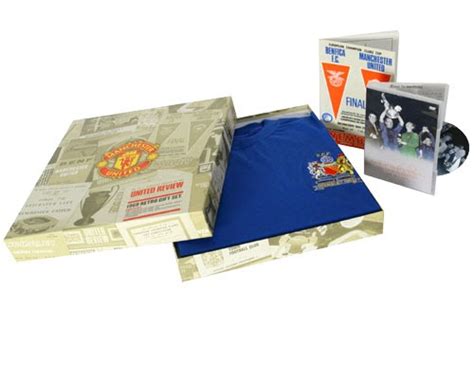 New Kits on The Blog: Manchester United 1968 European Cup Celebration Gift Set