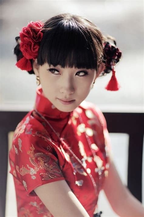 Pucca cosplay re-invented. Could make very cute wedding outfit ...