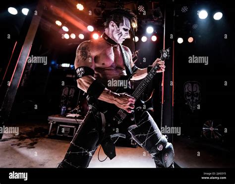 Misfits guitarist Doyle Wolfgang von Frankenstein performing live on 1 ...