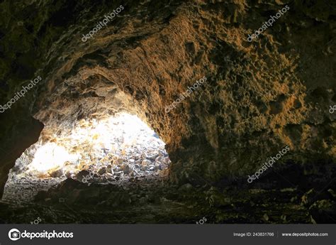 Indian Tunnel Cave Craters Moon National Monument Idaho Usa Monument Stock Photo by ...