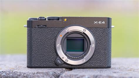 Fujifilm X-E4 Review - The Minimalist [Fuji XE4] - YouTube