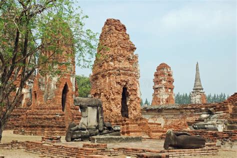 Ayutthaya - Wat Phra Sri Sanphet - Thailand Stock Photo - Image of walls, chedis: 19167262