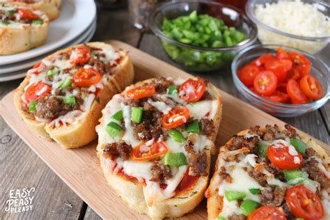 Texas Toast Garlic Bread Pizza For Busy Weeknights - Easy Peasy Pleasy