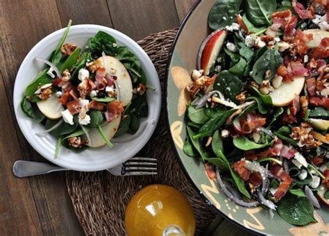 AMAZING SPINACH SALAD WITH SWEET-SPICY NUTS, APPLES, FETA AND BACON #healthy #lowcarb