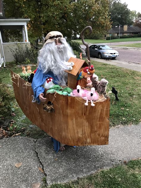 Cool DIY Noah and his Ark Costume