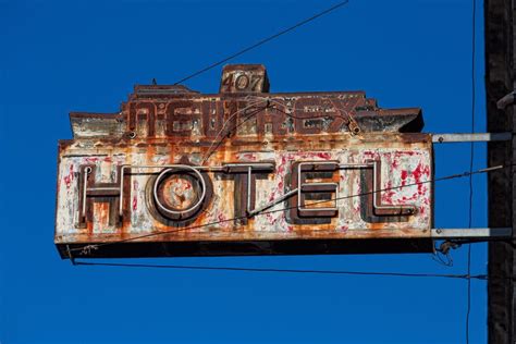 Old Hotel Neon Sign | Vintage neon signs, Old hotel, Neon signs