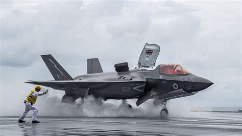 AAG_th บันทึกประจำวัน: เครื่องบินขับไล่ F-35B อังกฤษปฏิบัติการบนเรือ ...