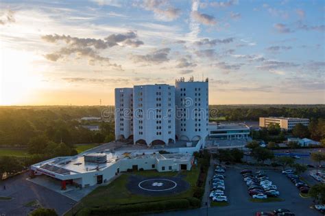 Hospital Providence En Mobile Alabama Al Amanecer Imagen de archivo - Imagen de providencia ...