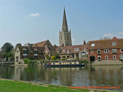 The Thames Path walk between Oxford and Abingdon, Oxfordshire, England.