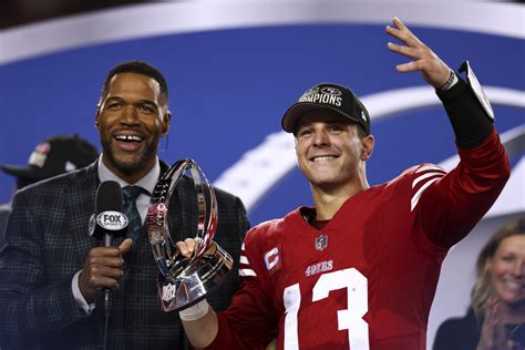 Michael Strahan Ripped For Botching NFC Championship Trophy ...