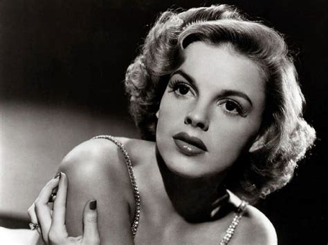 Judy Garland, pretty, classics, Hollywood, film, black and white ...