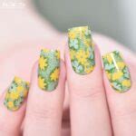 Leaf Nails Are Taking Over Fall! Get Inspired by these Amazing Manicure Designs | Fashionisers©