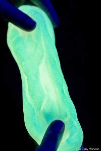 Glow in the dark slime - how to make glow in the dark slime