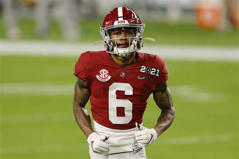 DeVonta Smith player stats: Alabama WR dominating but injury has him in ...