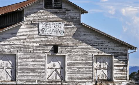 Old White Wooden Barn Free Stock Photo - Public Domain Pictures