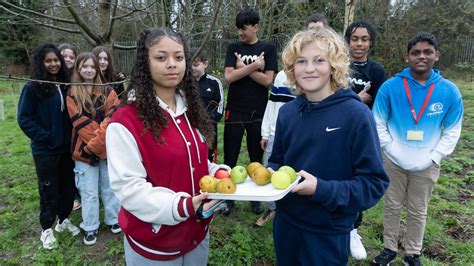 Lawn Manor Academy grows new learning opportunities with a school orchard | The Swindonian