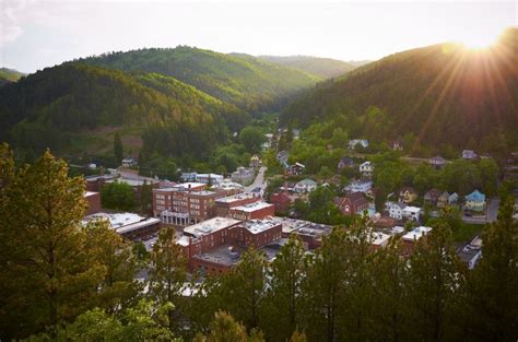 5+ Deadwood, SD Campgrounds For a Wild West Camping Trip