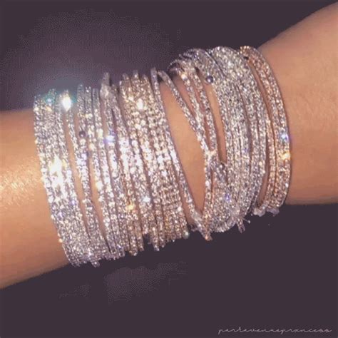 P I C S Q U E E N 👑 | Jewelry, Diamond bracelet, Diamond