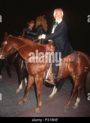 THE GAMBLER RETURNS: THE LUCK OF THE DRAW, Kenny Rogers, Reba McEntire, 1991. (c) NBC/ Courtesy ...