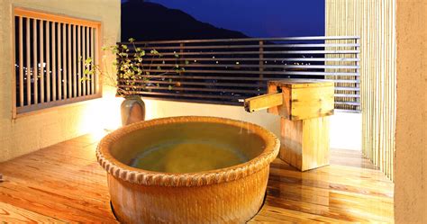 Book an Onsen Guesthouse in Nagano - SNOW MONKEY RESORTS