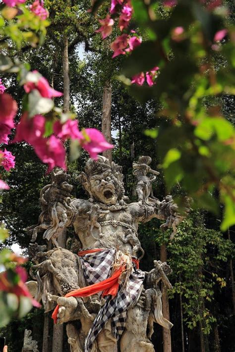 Kumbhakarna Statue, Bukit Sari Temple Stock Image - Image of bali, trees: 162826567