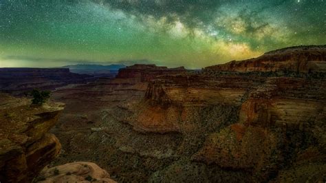 Milky Way Canyonlands – Bing Wallpaper Download