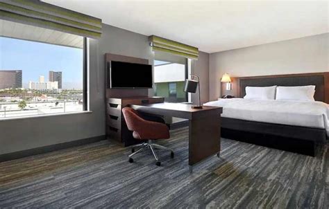 Hampton Inn & Suites Las Vegas Convention Center - Las Vegas Day Use Rooms | HotelsByDay.com