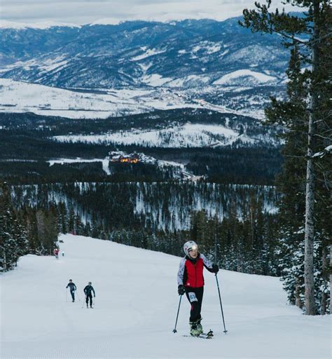 Uphill Skiing at 75: ‘There’s No One Left in My Category’ - The New York Times