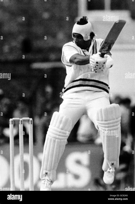 Sunil gavaskar hi-res stock photography and images - Alamy