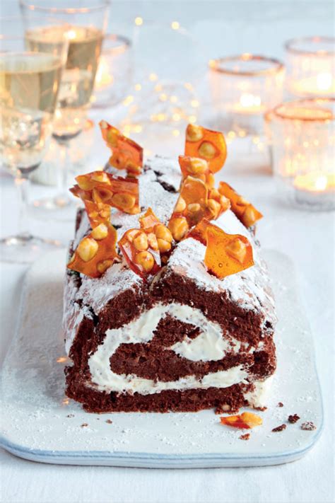 Mary Berry's chocolate and hazelnut boozy roulade - Foodies Magazine