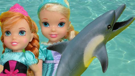 Elsa and Anna toddlers at the beach - YouTube