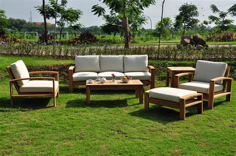 Modern Outdoor Sofa: Teak Outdoor Sofa