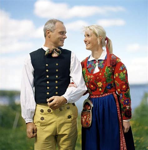 A folk-dancing couple from Dalarna | Scandinavian costume, Sweden ...