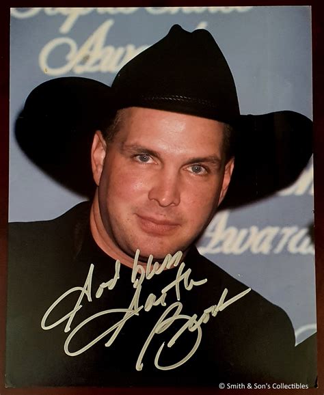 Garth Brooks Autographed Glossy 8x10 Photo COA #GB63548 - Music