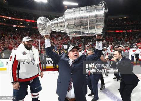 Washington Capitals Head Coach Photos and Premium High Res Pictures ...